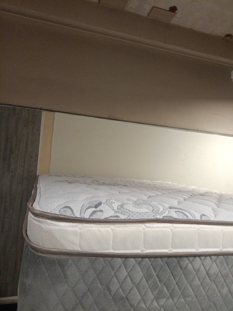 🌧️🛌🌧️🛌 $139 Queen Mattress $139 🌧️🛌🚚🌧️