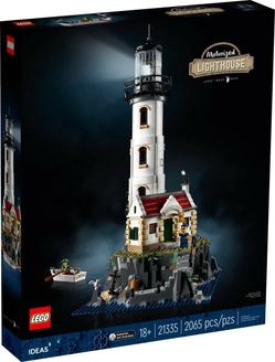 LEGO Ideas Motorized Lighthouse Set 21335