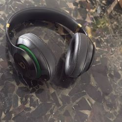 Custom celtics beats 