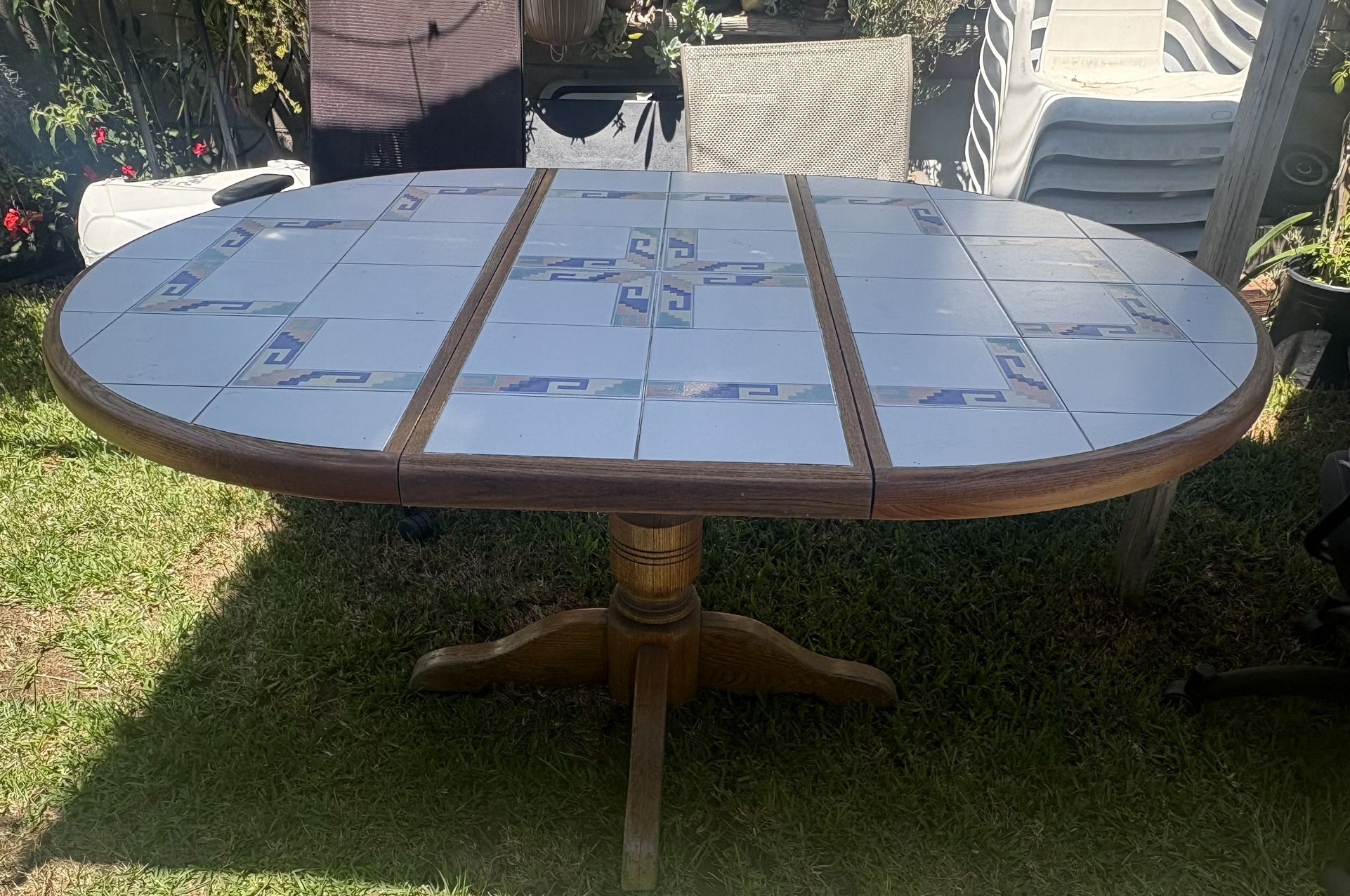 Antique Tile Table /Mesa Antigua De Mosaico