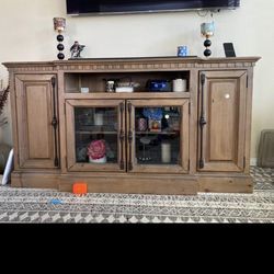 Tv console