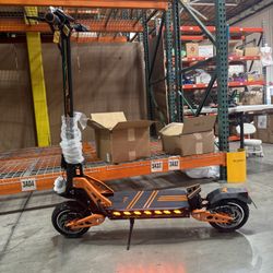 Dual-motor high-speed electric scooter