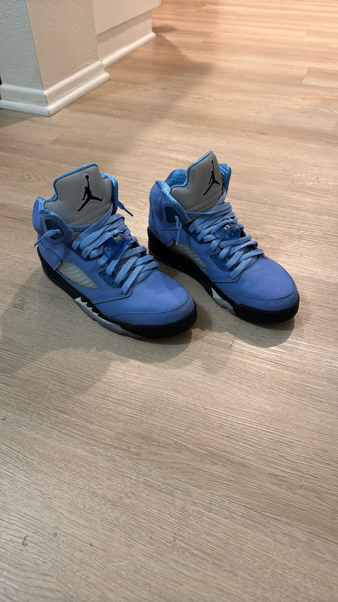 Air Jordan 5 Retro “university Blue”