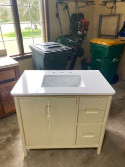36” bathroom vanity- NEW