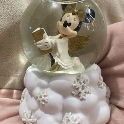 Disney Holiday Minnie Mouse 