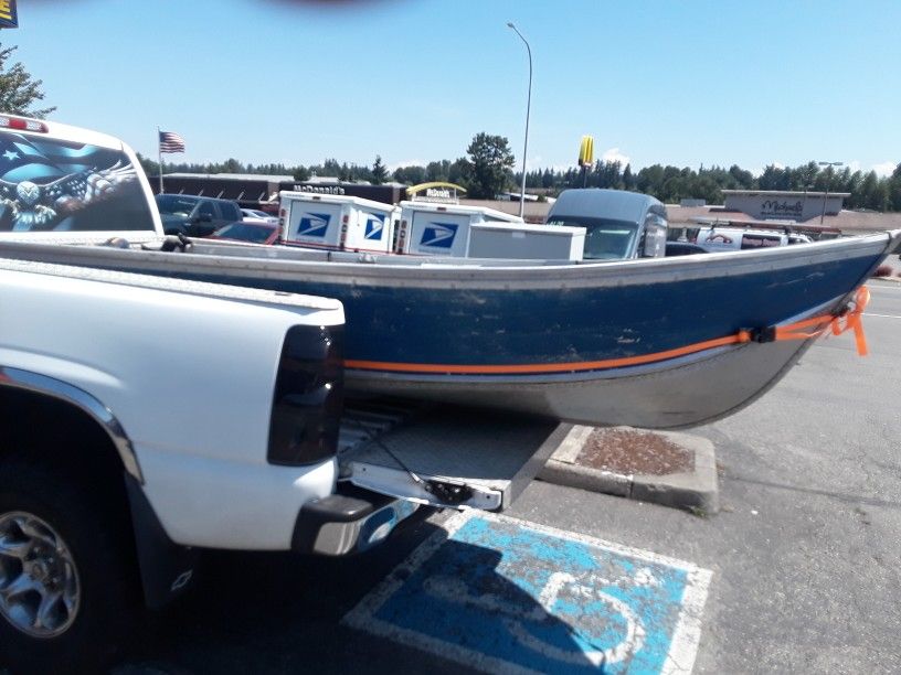 12 Ft Aluminum Boat Complete