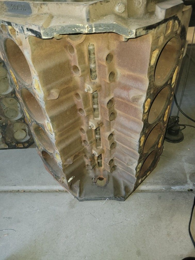 GEN V 454 BBC ENGINE BLOCK W/ VORTEC HEADS