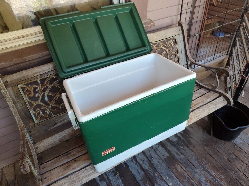 16x24x14 Coleman Vintage Cooler