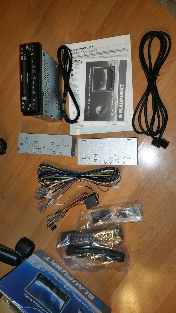 Blaupunkt chicago in dash flip car stereo