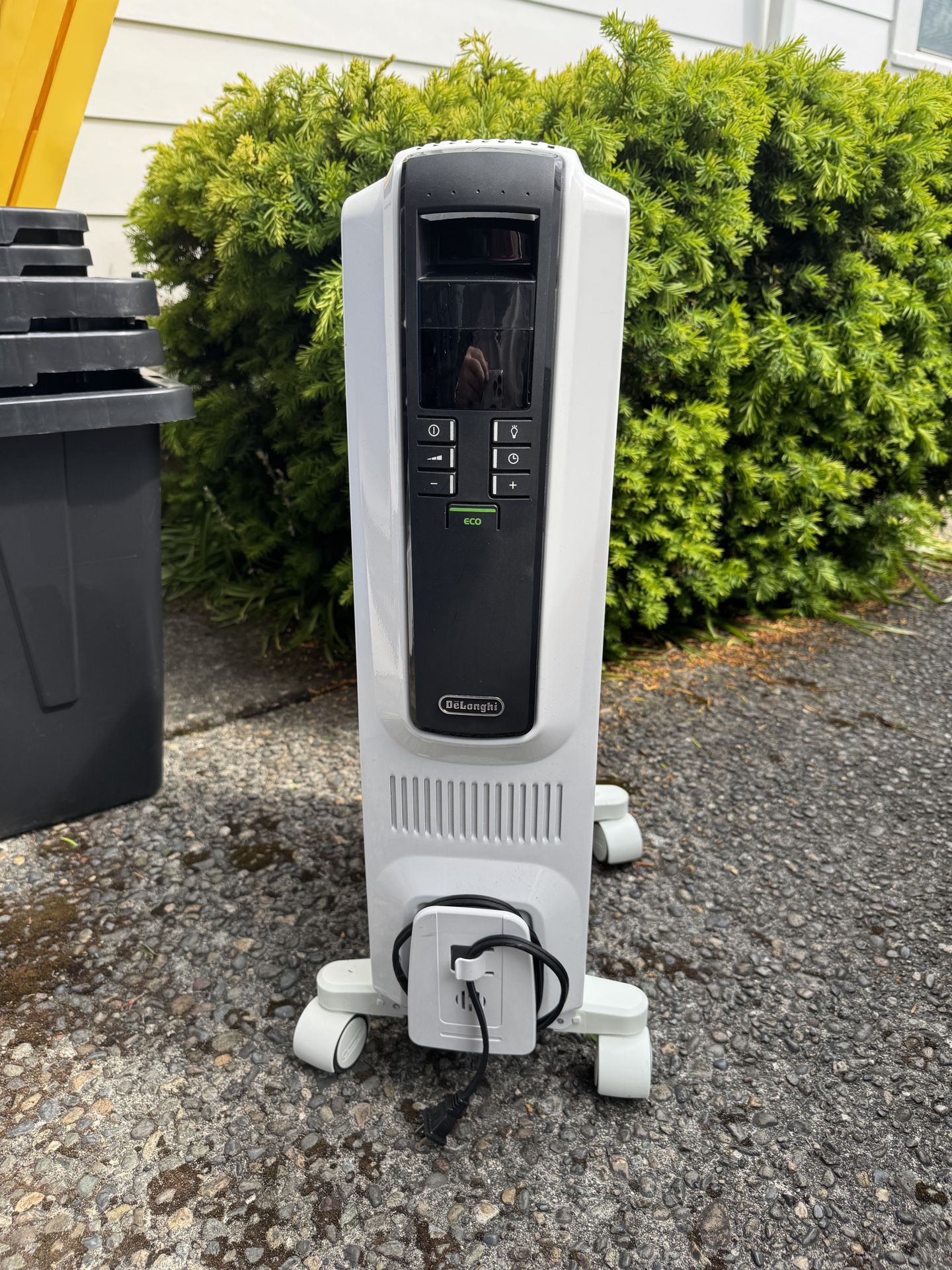 Delonghi Dragon Digital Oil Filled Radiator Heater - 1500W - LIKE NEW