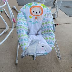 Baby Bassinet And Swing All Great Conditions My Baby Girl Is Just Outgrown These