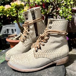 Freebird by Steven Manchester Combat Boots sz 10 White Snake Print Leather for Sale in Fort Myers FL OfferUp
