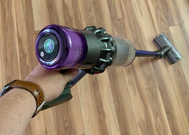 Dyson V11 Animal cordless vacuum Engineered for homes with pets  Powerful cleaning on floors and carpets  LED screen displays cleaning modes and batte