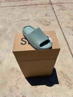 yeezy slides