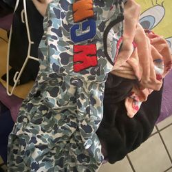 It’s a bape hoodie trying to trade this for anything just need it gone by tonight