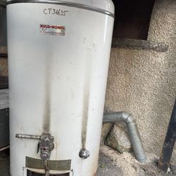 1955 Gas water Heater Working Well