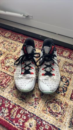 Nike LeBron Low-Top Basketball Sneakers size 8.5