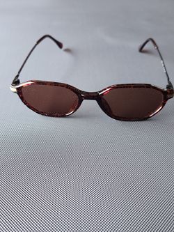 Vintage GUESS sunglasses