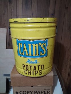 Vintage Collectible Tin. 