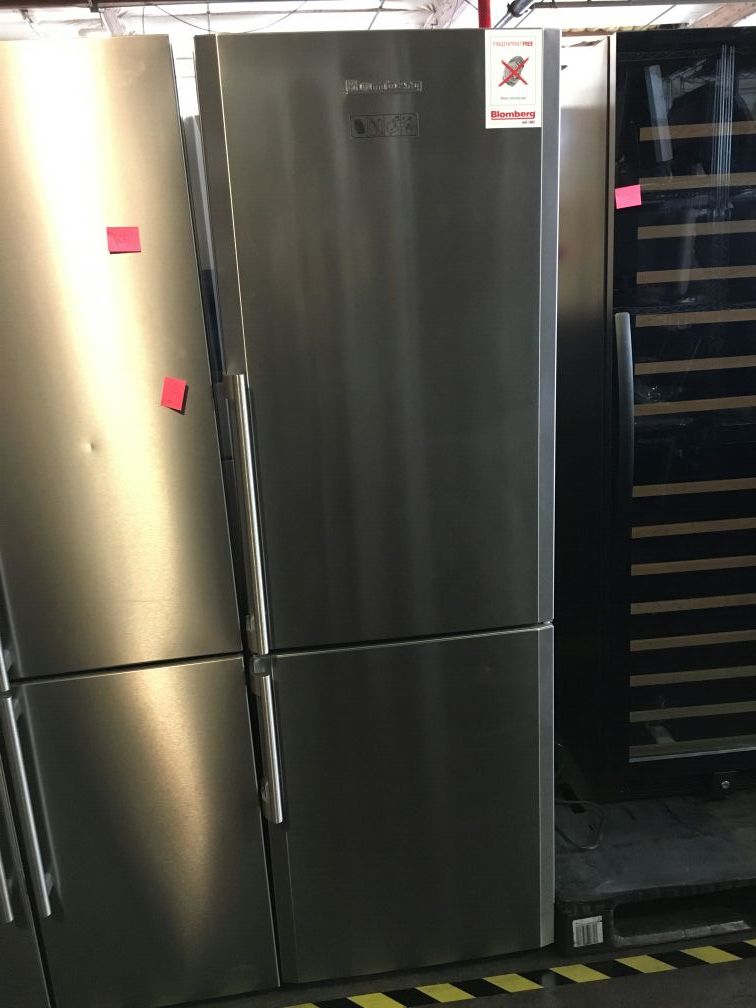 Blomberg Stacked Refrigerator and Freezer Model: K60320HU