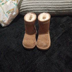 Boots Uggs