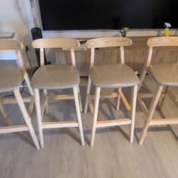 Bar stool /High chair