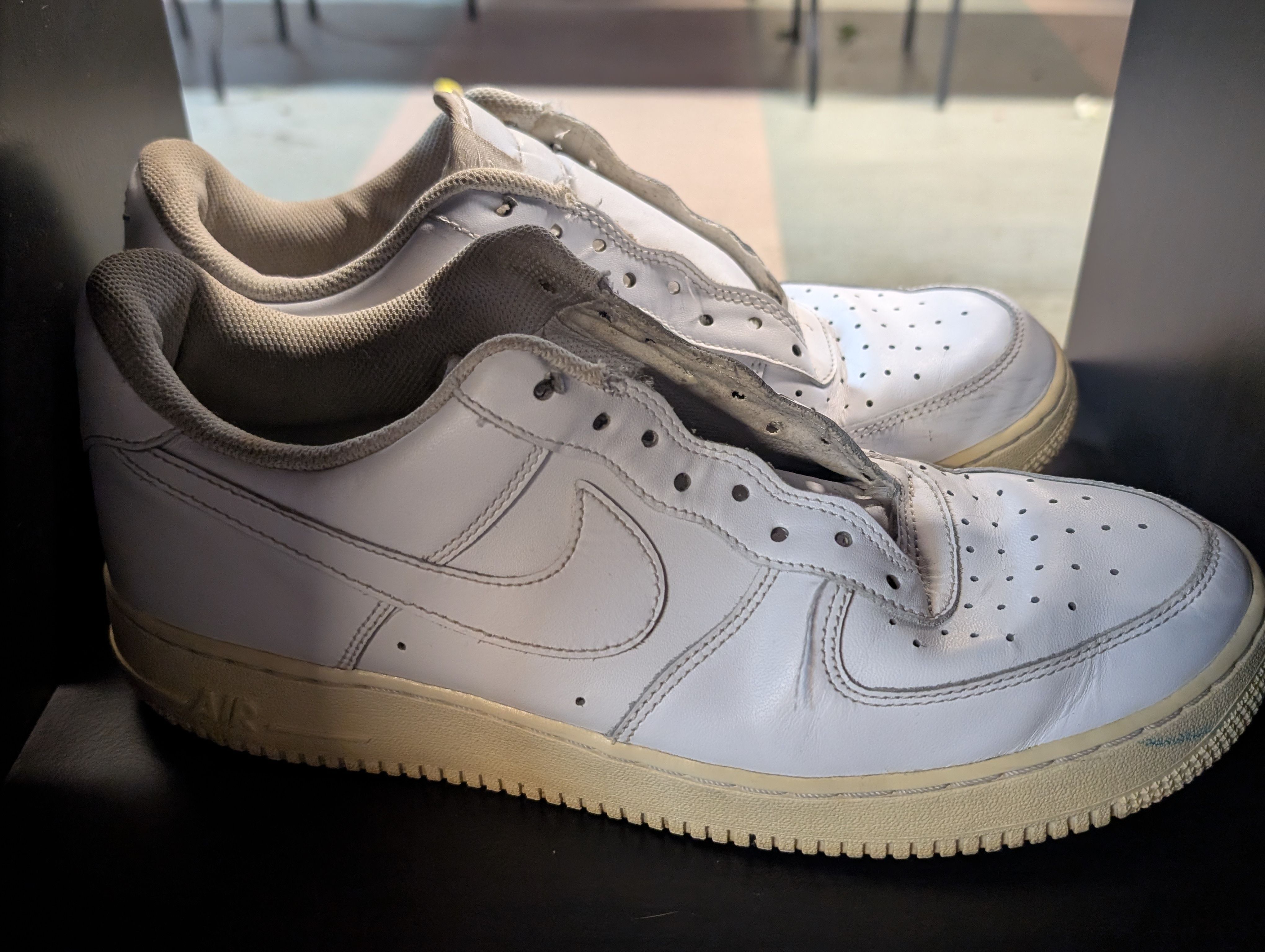 Nike Air Force 1 White Leather Low Top Sneakers Mens US 11.5 Classic Streetwear