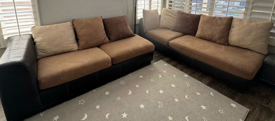 Ashley sectional Sofa, each pillow has 2 covers, all clean and niece