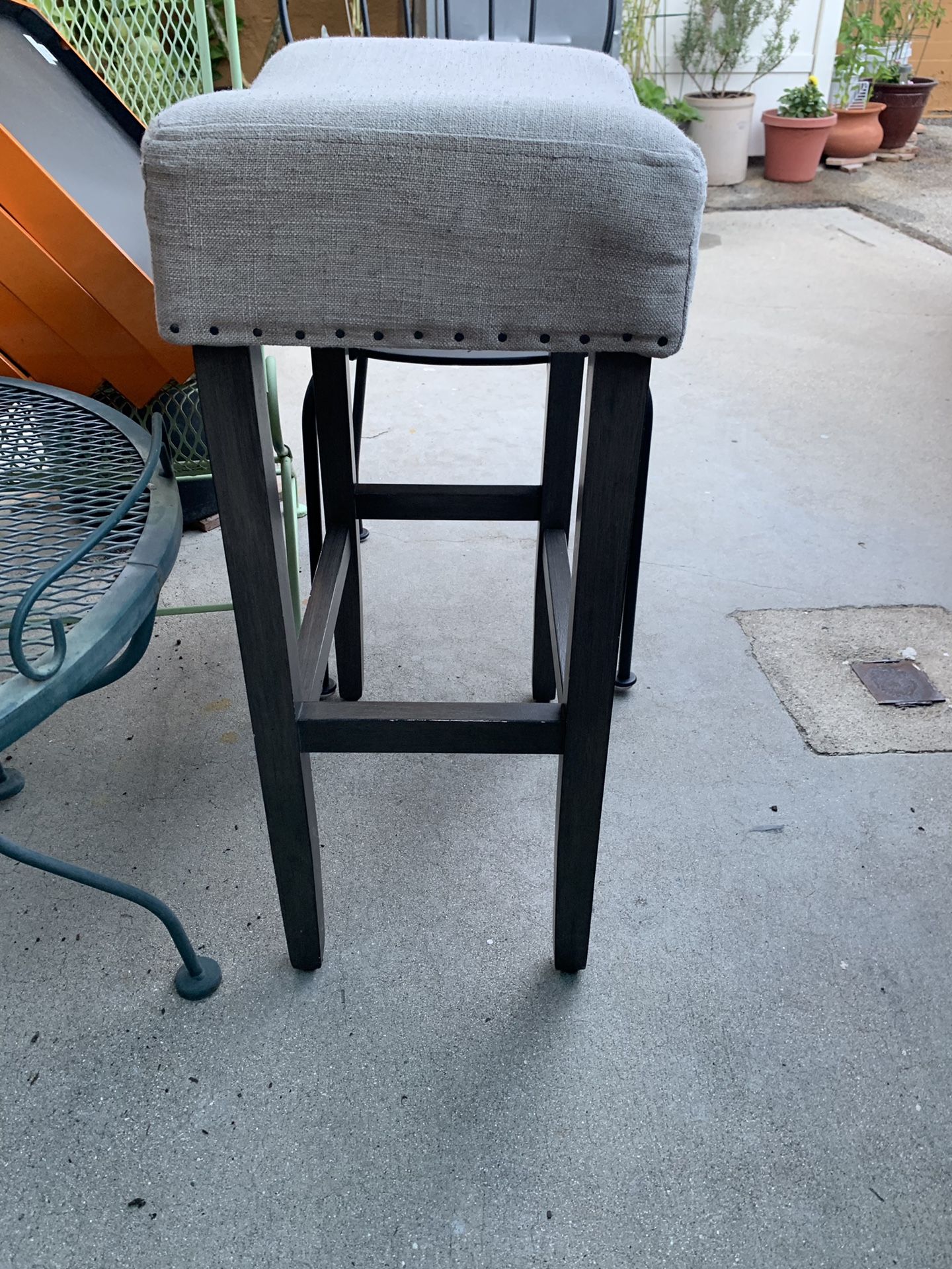 Bar Stool * very comfy* 3 for 30$ or one for 14$ 18x12” 29”H