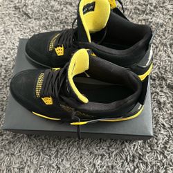 Jordan 4 Black Thunder Size 10