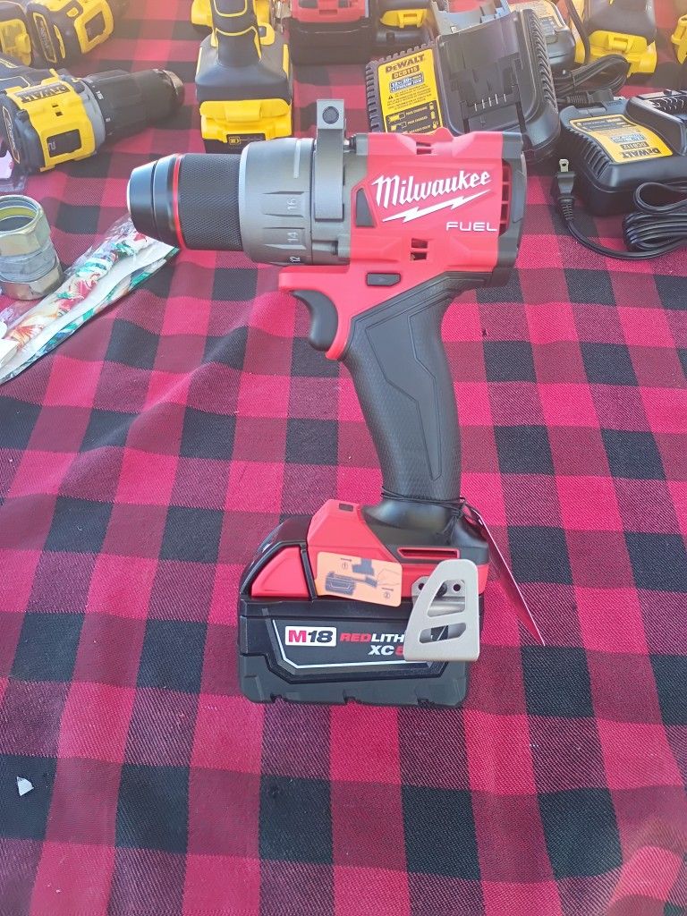 Milwaukee Fuel Hammer Drill With XR5.0 Batery No Charger
