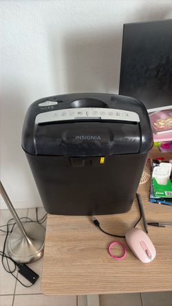 Insignia Paper Shredder