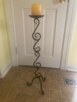 Metal candle holder