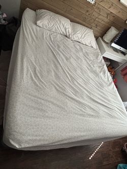 Queen size bed