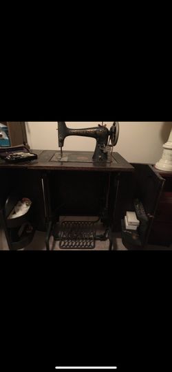 Antique Sewing Machine 