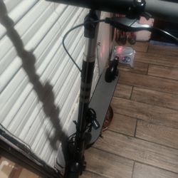 E-Scooter Comes With Charger 