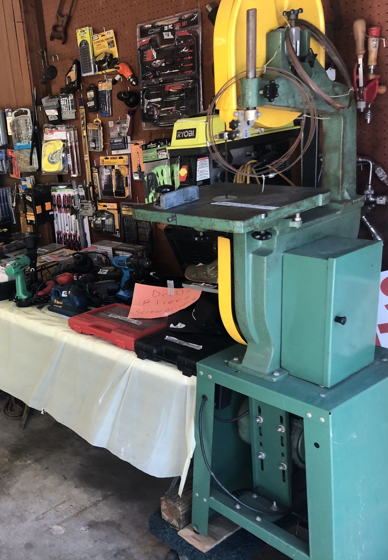 KTS Vertical Bandsaw W/3 Extra Blades