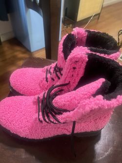 Dr. MARTENS BOOTS