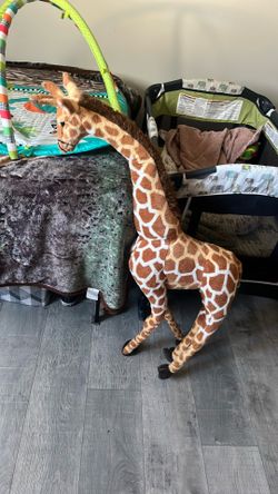 giant giraffe toy