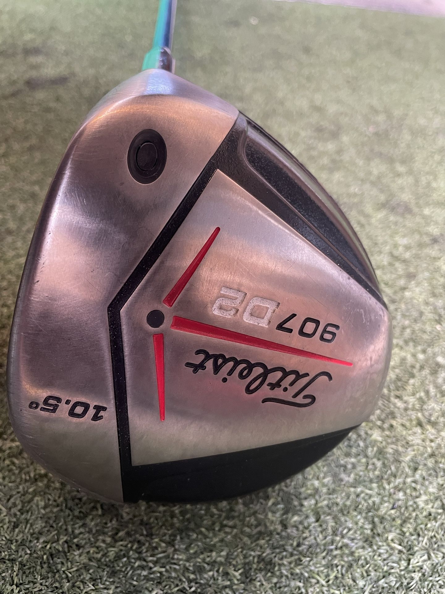 Titleist Driver (907 D2 //10.5’ 460cc 65g Regular Shaft)