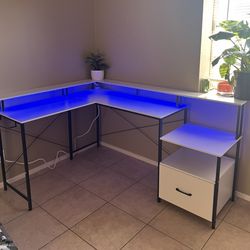 Reversible Computer Desk w Power outlet