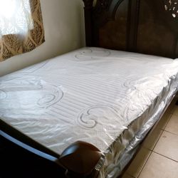 NEW QUEEN MATTRESS. Bed frame is not available. Take it home the same day 👍