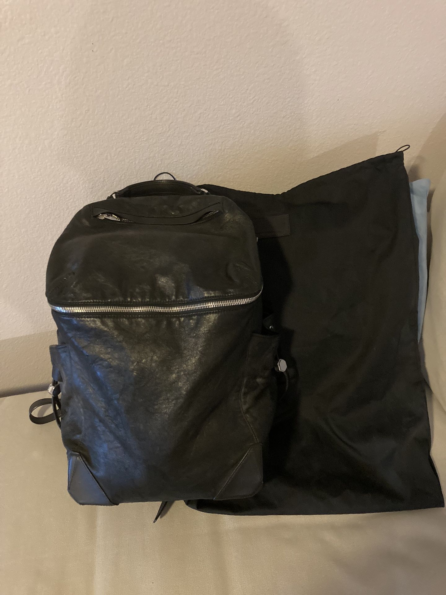 Alexander Wang Wallie Lambskin Leather Backpack for Sale in Littleton, CO - OfferUp Alexander Wang Wallie Lambskin Leather Backpack for Sale in Littleton, CO - OfferUp