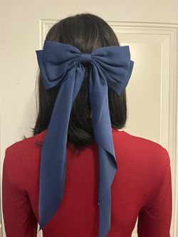 🎀 Beautiful Navy Blue Satin Hair Bow – Great Condition!