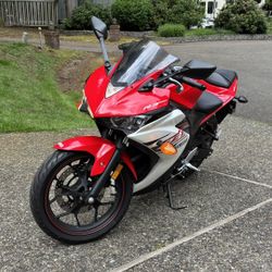 2015 Yamaha R3 – Red, Low Miles, Like New  & Helmets – $3,600 OBO