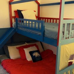 Bed Red And Blue 