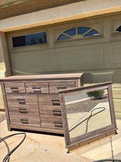 9 drawer with mirror