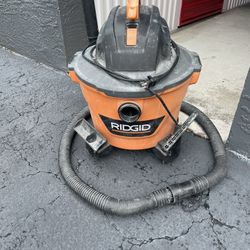 RIGID WET DRY VACCUM WITH NEW FILTER