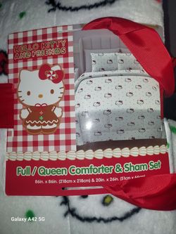 Hello Kitty comforter and sham set