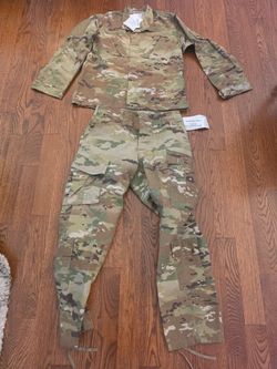 Medium Regular US Army OCP Combat Uniform Coat & trouser Multicam Camo brand new